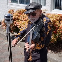 paul strolling ministrel-992